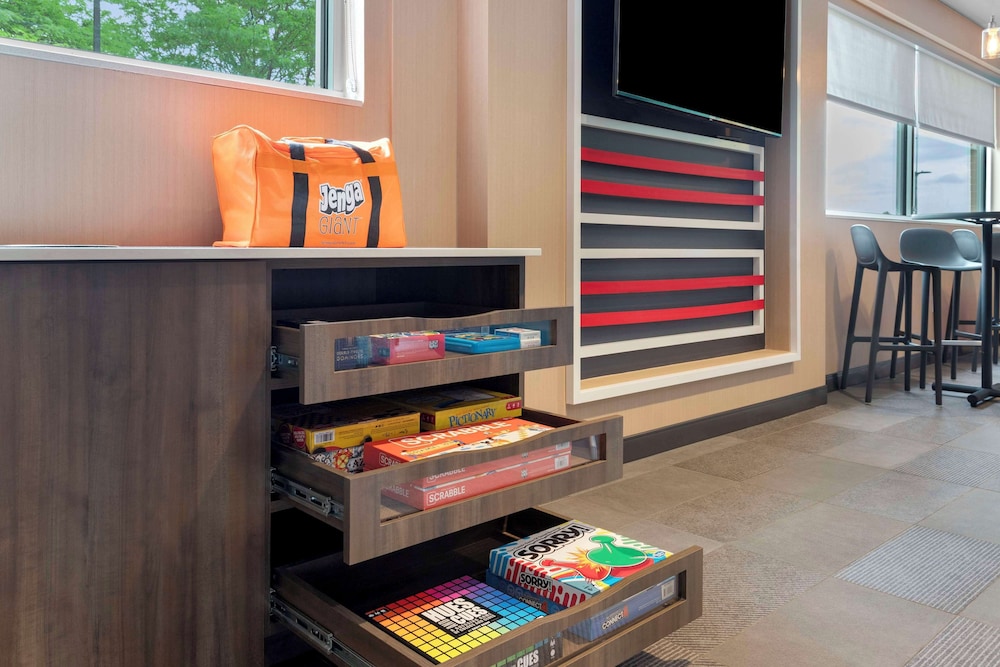 Tru by Hilton Lincoln East - photo 2
