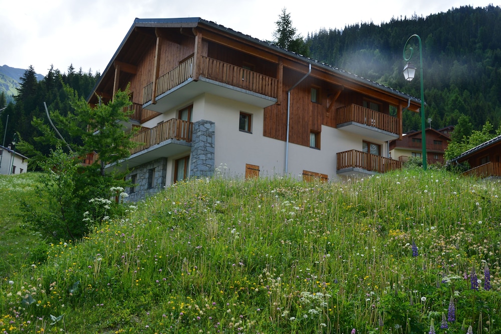 Vacanceole Residence Les Chalets De La Ramoure — Modane