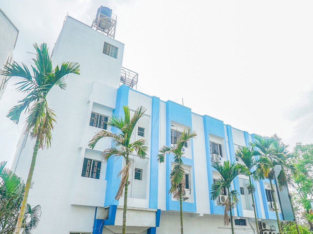 OYO 13583 Hotel Paradise Inn in Talegaon Dabhade, India