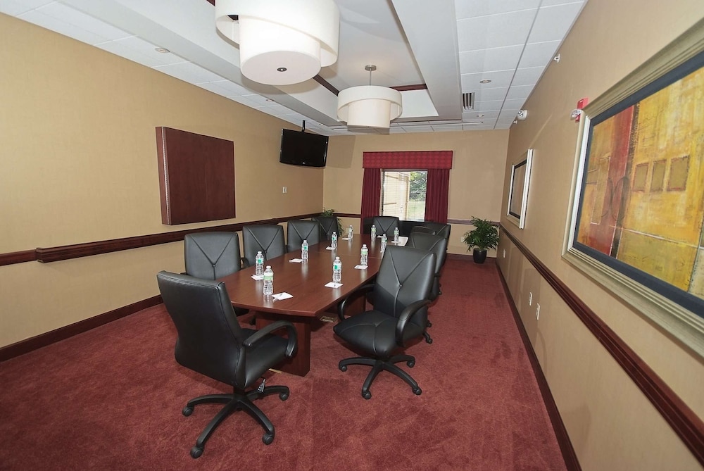 Hampton Inn & Suites Vineland - photo 29