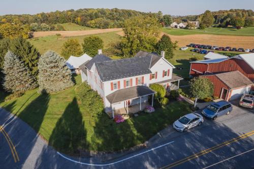 Dutch Country Acres — 4-Star Luxury Hotel in New Providence, United States