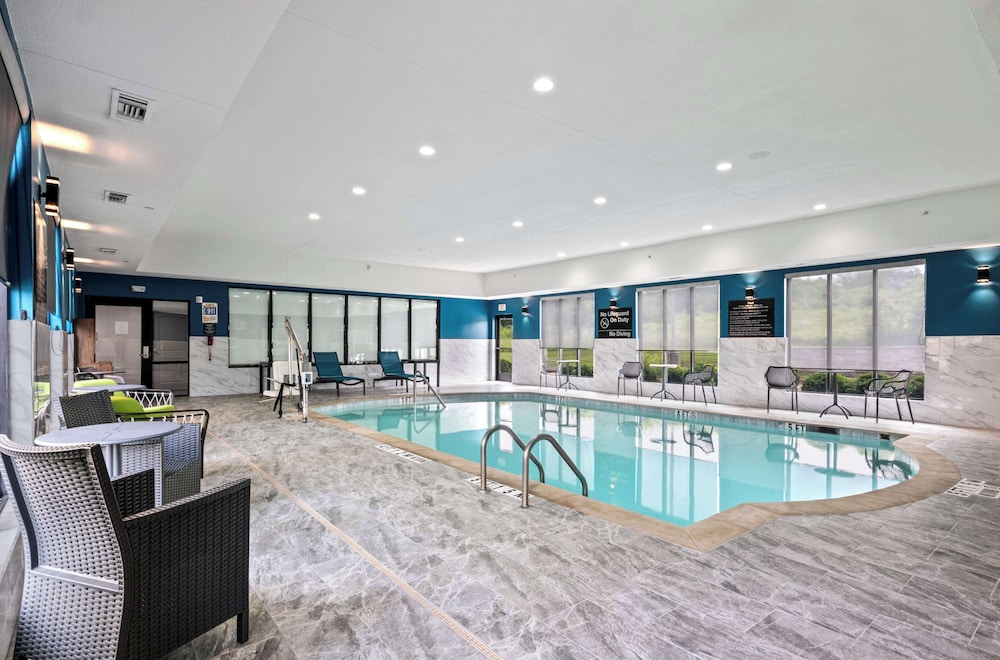 Hampton Inn & Suites Mount Pleasant - photo 22