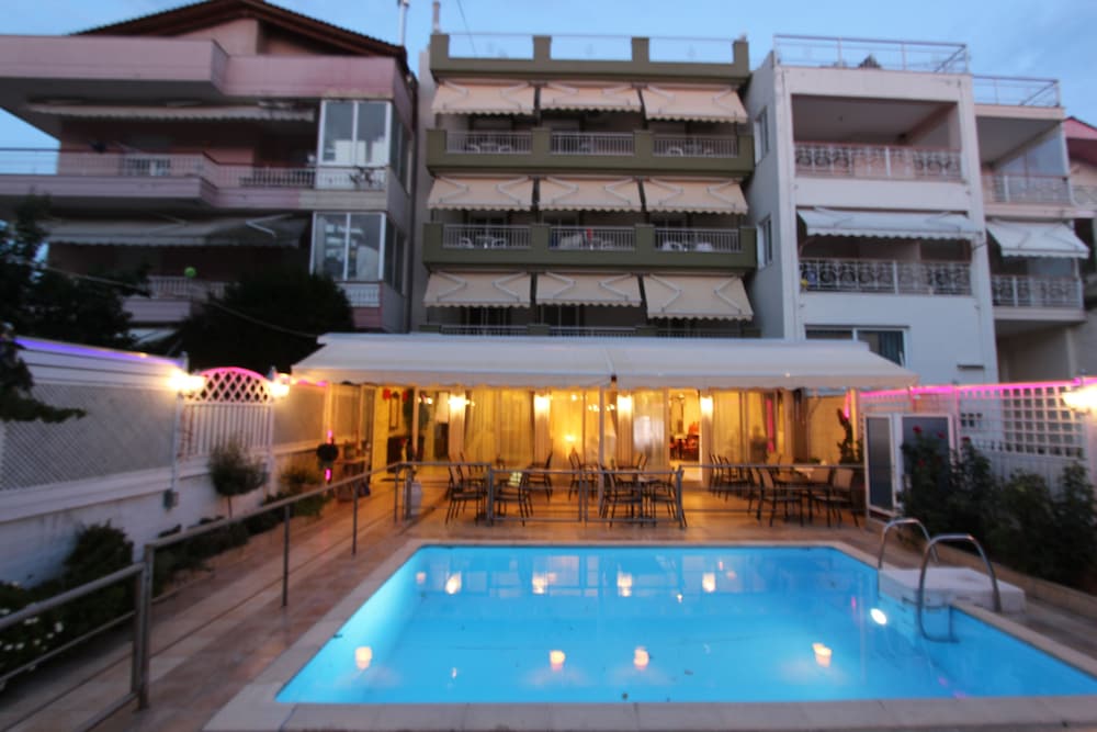 Hotel Mallas in Nea Kallikrateia, Greece