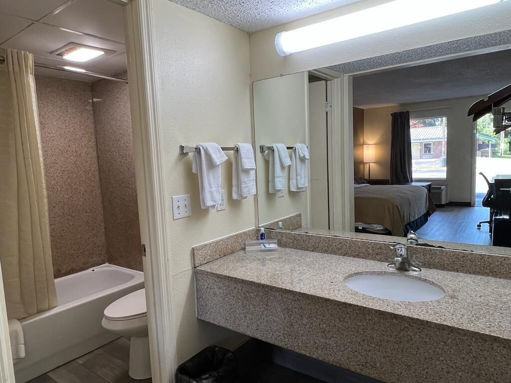 Rodeway Inn Walterboro I 95 - photo 28