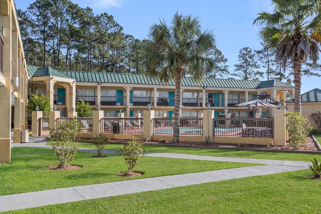 Econo Lodge Inn & Suites Hardeeville I 95 - photo 32