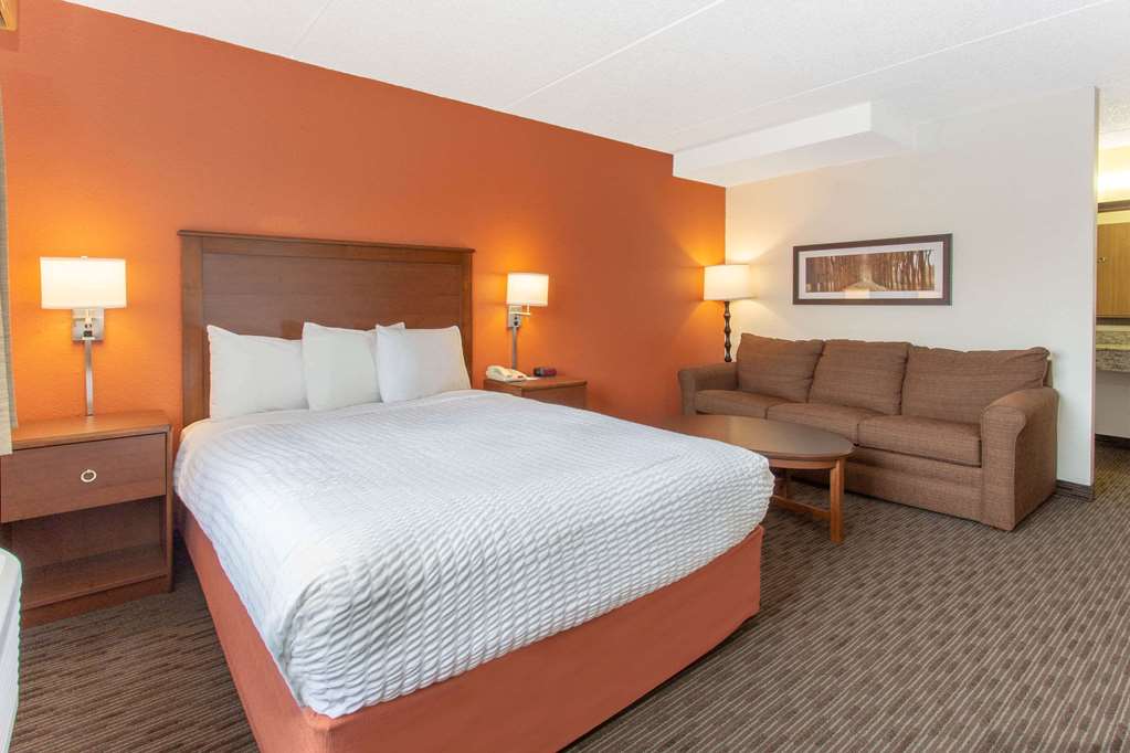 AmericInn by Wyndham Calumet - photo 15