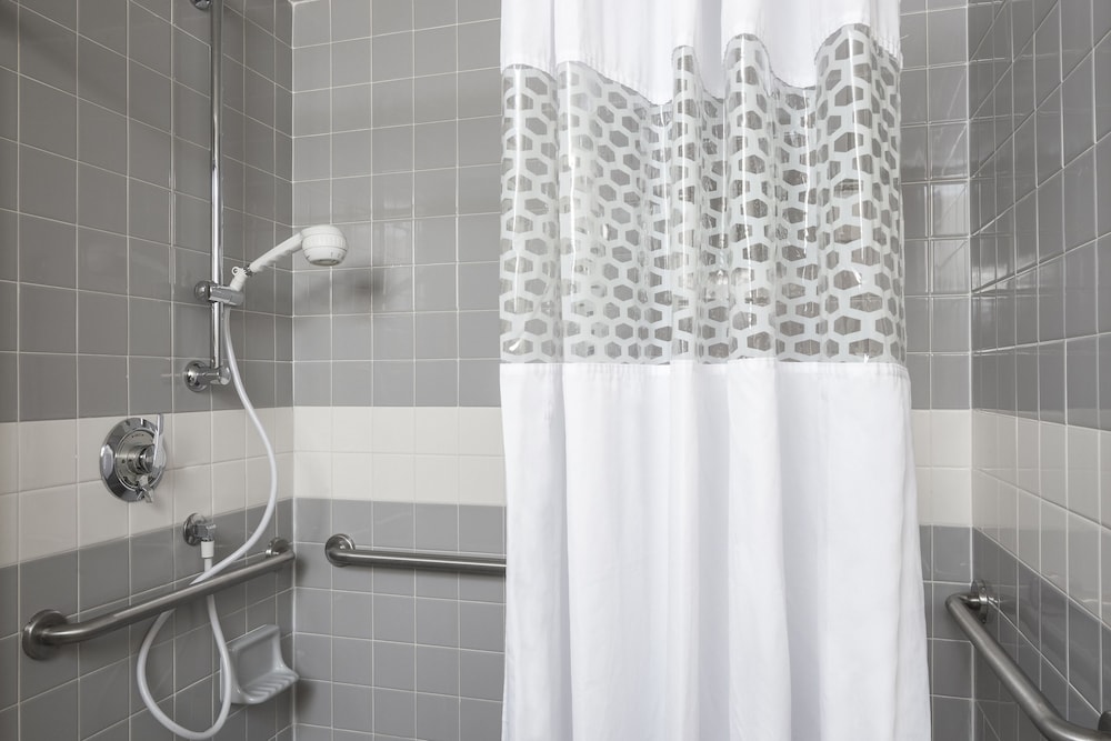 Hampton Inn Iowa City Coralville - photo 14