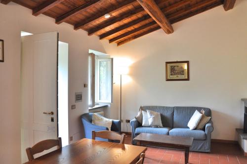 Montecasciano Ginestra — 4-Star Luxury Hotel in Capranica, Italy
