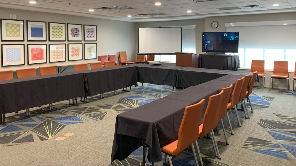 Holiday Inn Express Hotel & Suites Crawfordsville by IHG - photo 34
