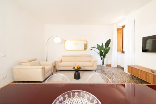 Singer House in Center Town — 4-Star Luxury Hotel in Lucca, Italy