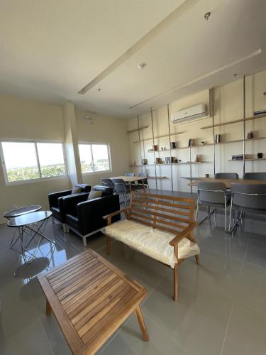Fullerton Suites — hotel in Silang