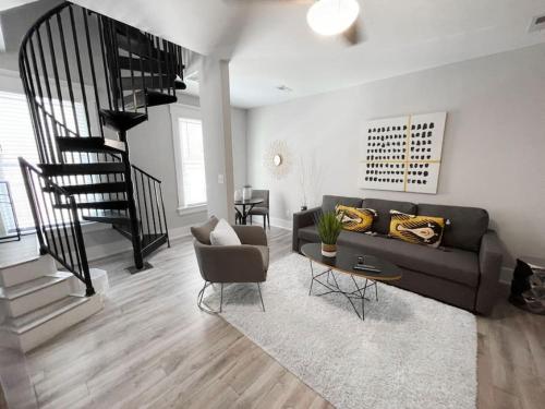 Full Building Huge Downtown Retreat Walkable to Everything in Cincinnati, United States