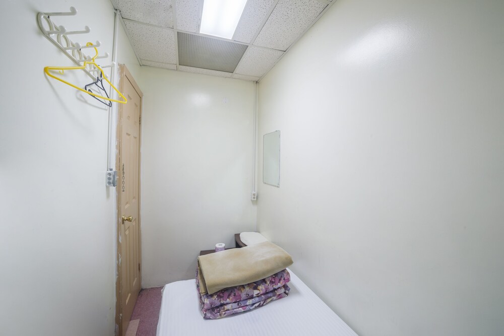 New World Hotel - photo 7