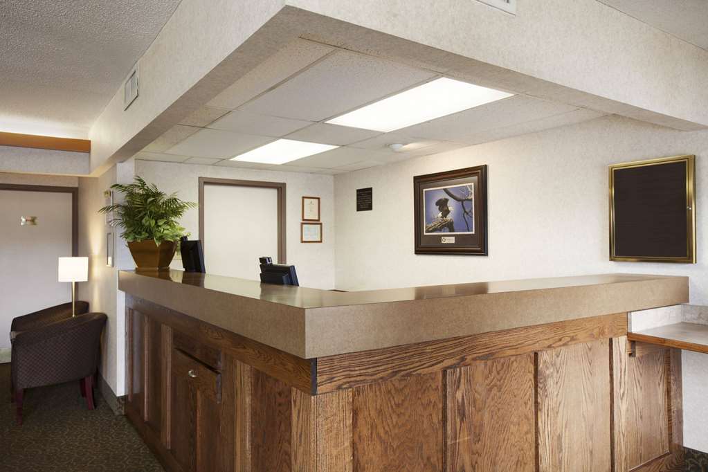 Days Inn by Wyndham Farmville - photo 2