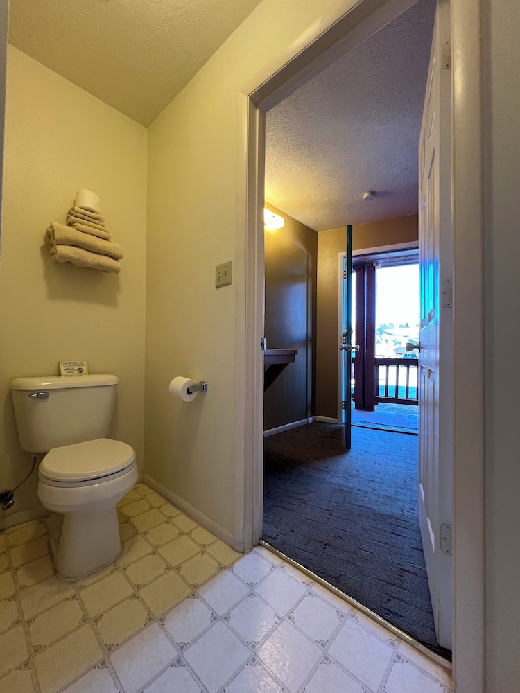 The Rim Rock Inn - photo 57