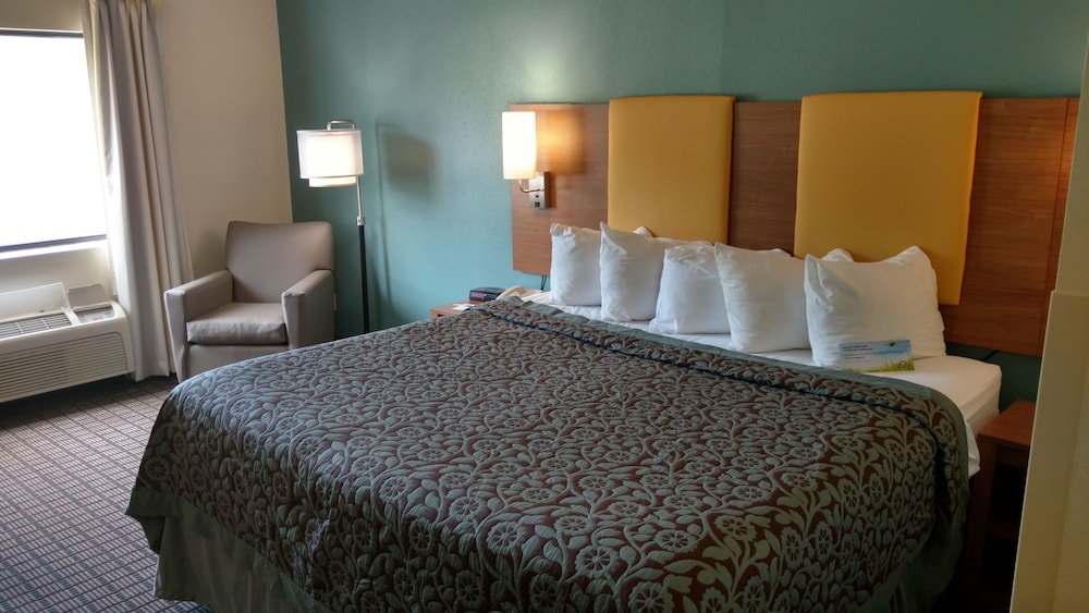 Days Inn by Wyndham Ashland - photo 8