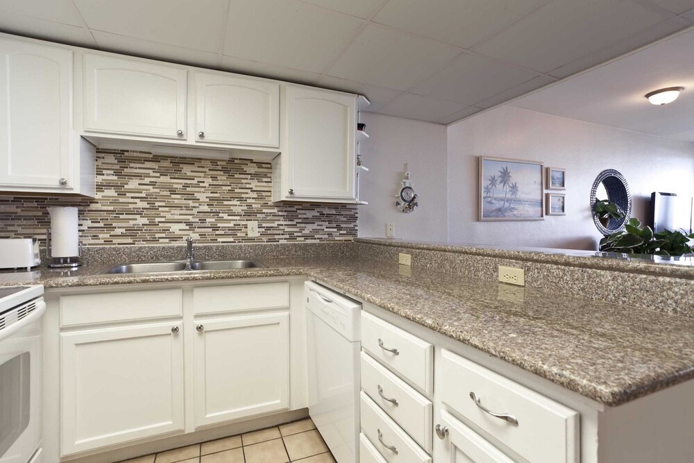 Bahia Mar Solare Tower 6th floor Oceanview Condo 3bd 3ba w Pools - photo 23