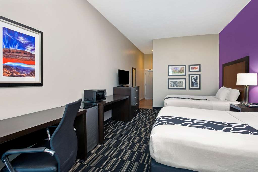 La Quinta Inn & Suites by Wyndham Cedar City - photo 10