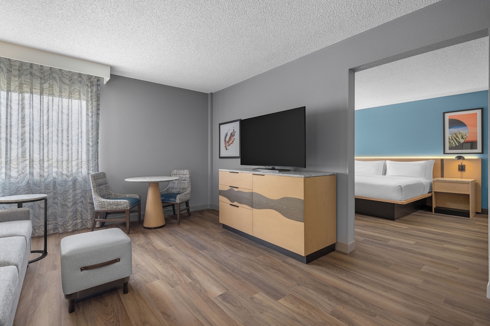 DoubleTree by Hilton Phoenix Midtown - photo 10