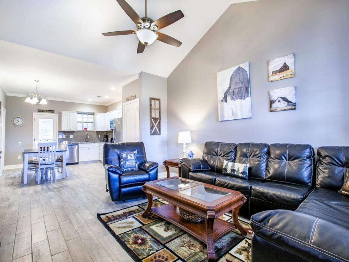 Abrams Retreat at Cades Cove with Mountain Views in Townsend, United States