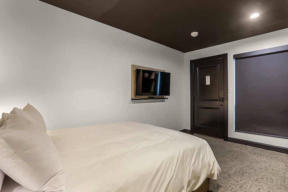The Hermann Motel - photo 14