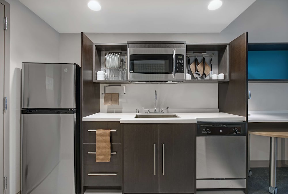 Home2 Suites by Hilton Milwaukee Downtown - photo 19
