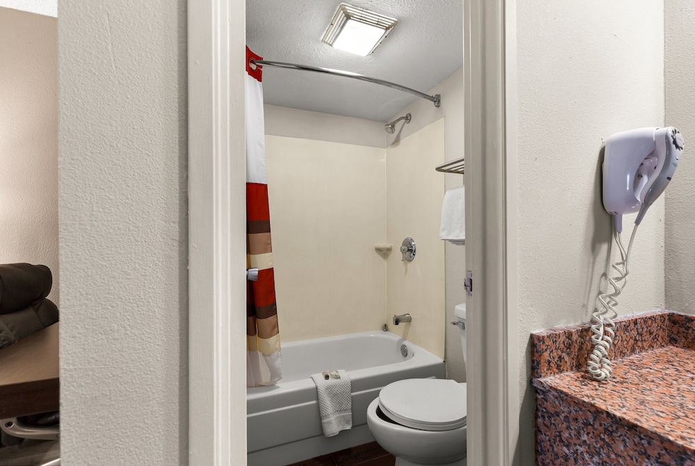 Red Roof Inn Springfield IL - photo 24
