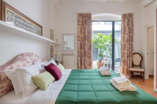 Colosseum Charming Apartment — 4-Star Luxury Hotel in Rome, Italy