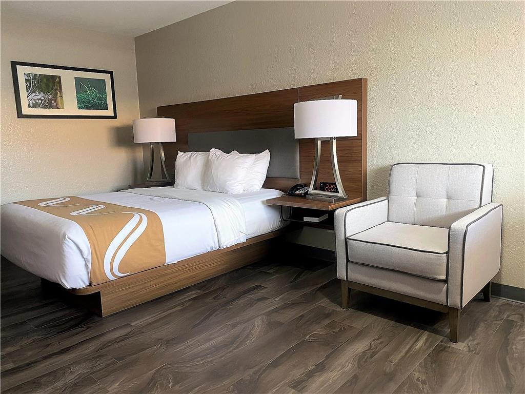 Quality Inn & Suites Near White Sands National Monument - photo 16