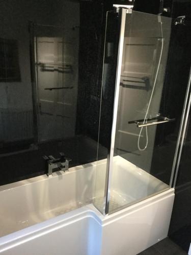 In House Garden Flat — 4-Star Luxury Hotel in Castle Douglas, United Kingdom