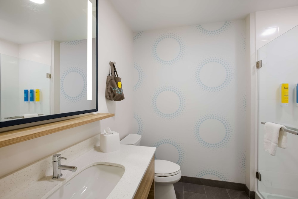 Tru by Hilton Traverse City - photo 36