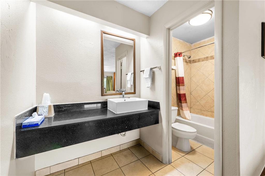 Econo Lodge Charlotte Airport - photo 32