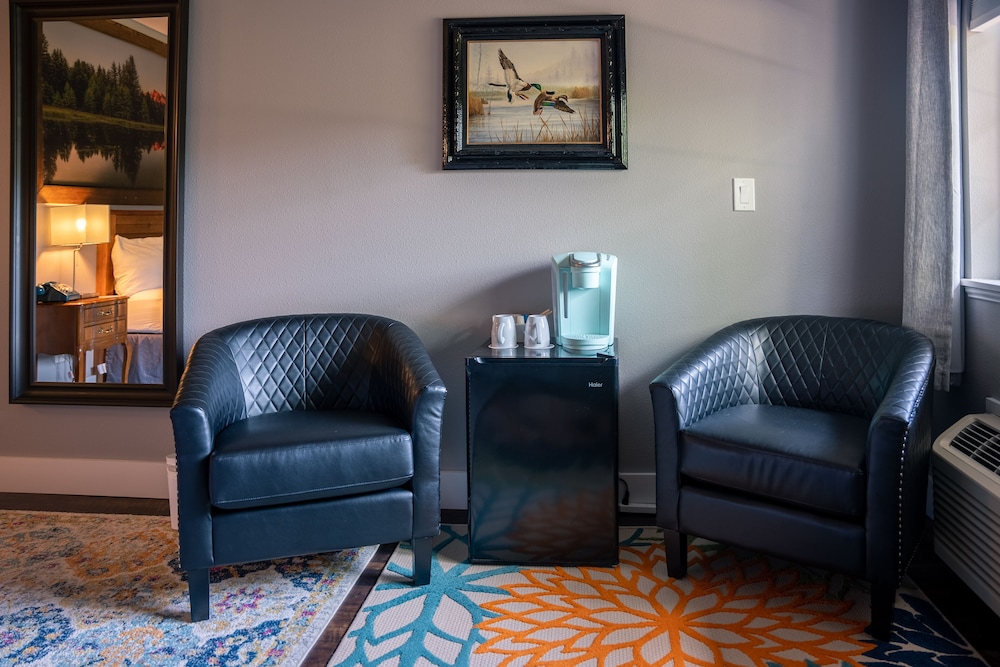 Blue Elk Inn - photo 15