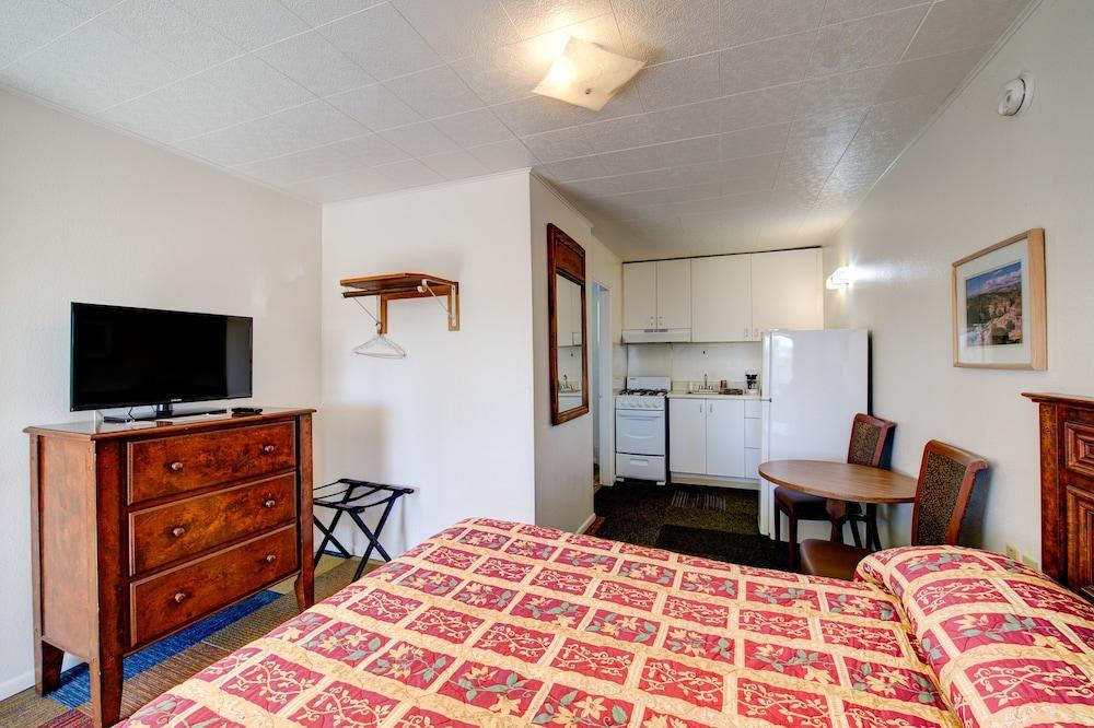 Crimson Hills Motel - photo 14
