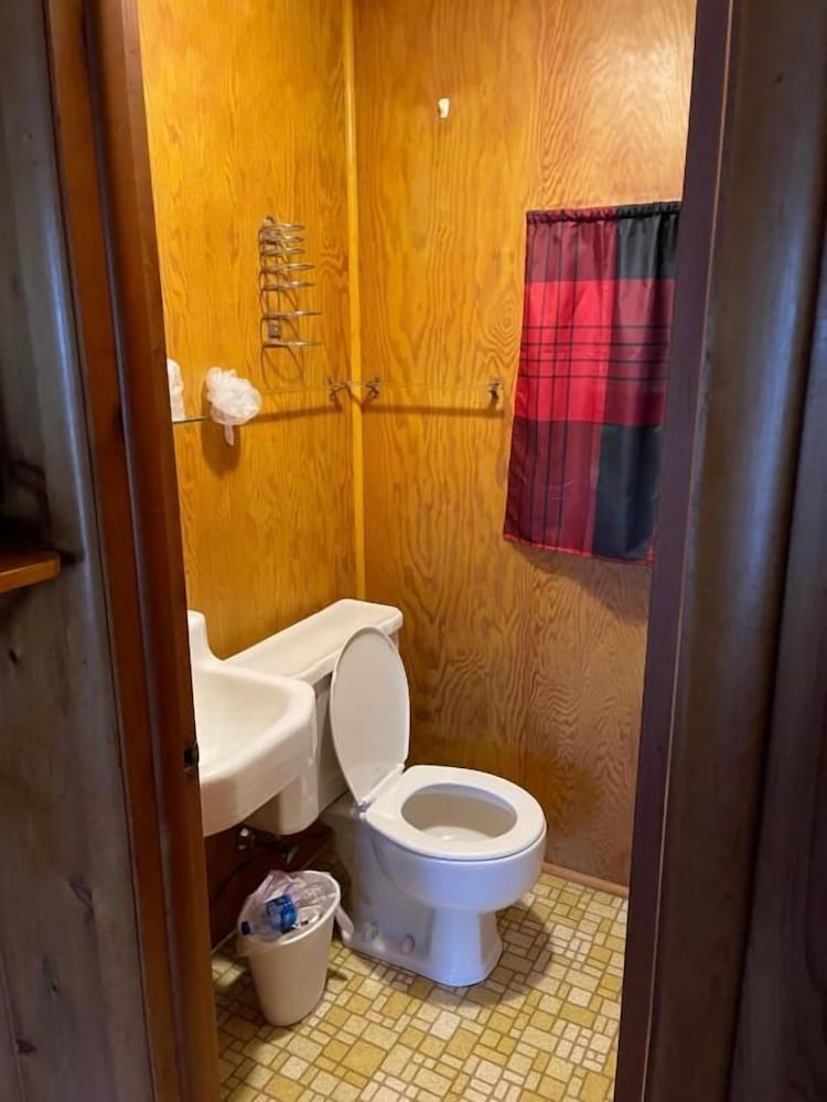 Firehouse Inn - photo 10