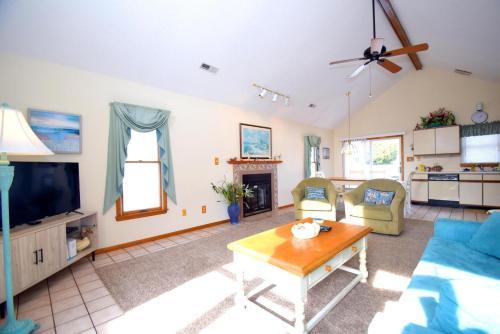 Kelly Road 710 by RedAwning - photo 4