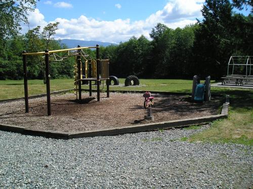 Mount Vernon Camping Resort 16 ft. Yurt 6 - photo 14