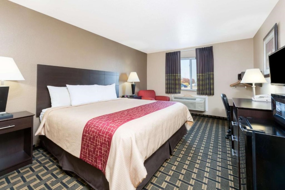 Super 8 by Wyndham Springfield East - photo 8