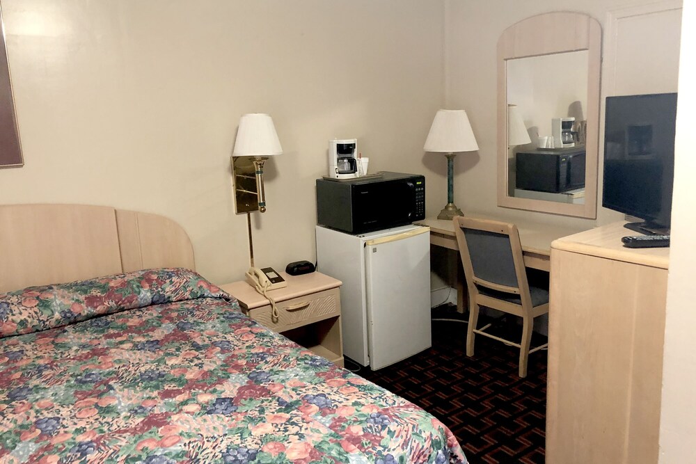 OYO Hotel Starlite Seneca Falls - photo 22