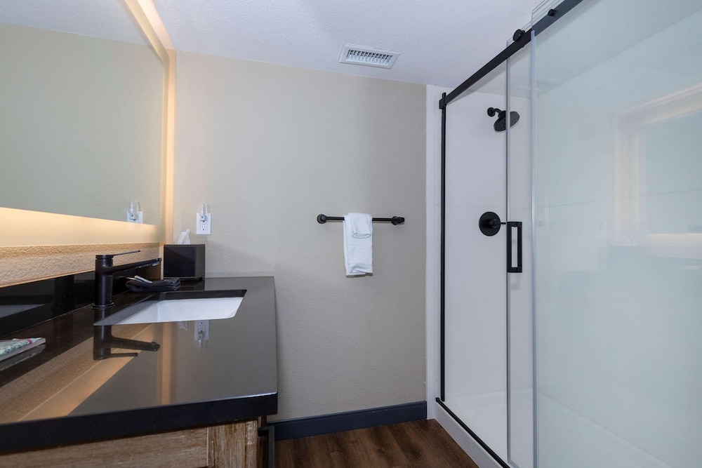 Best Western Downtown Casper Hotel - photo 14
