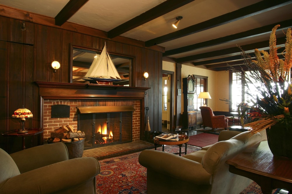 Black Point Inn - photo 2