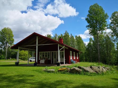 Nybyggd stuga i naturskönt läge in Sunne, Sweden