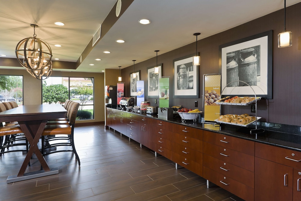 Hampton Inn Houston Stafford - photo 22