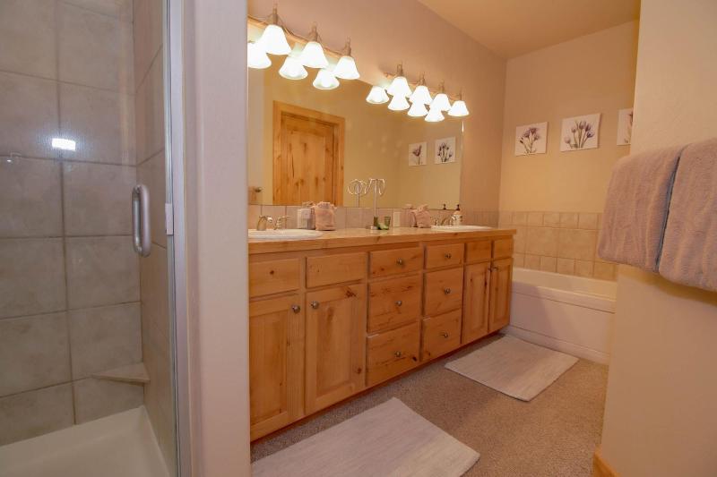 Fox Pointe At Redstone By Lespri Management - photo 39