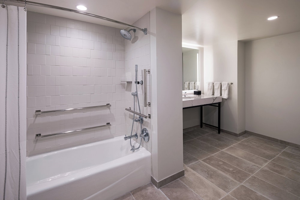 Portland Sheraton at Sable Oaks - photo 17
