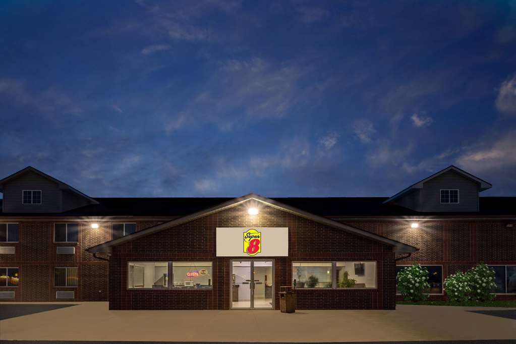 Super 8 by Wyndham Missouri Valley - photo 2
