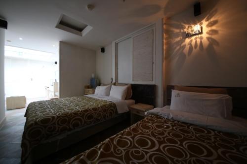 Dubai Hotel - last minute hotel in Daejeon