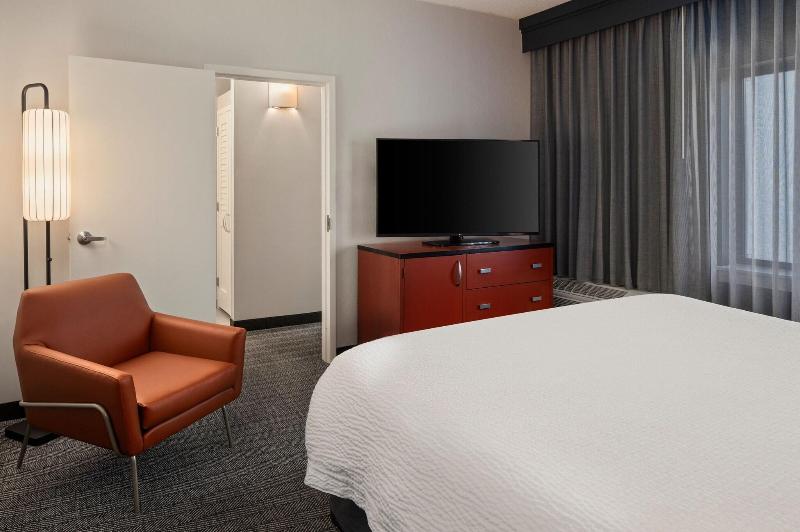 Courtyard Chicago Waukegan Gurnee - photo 85