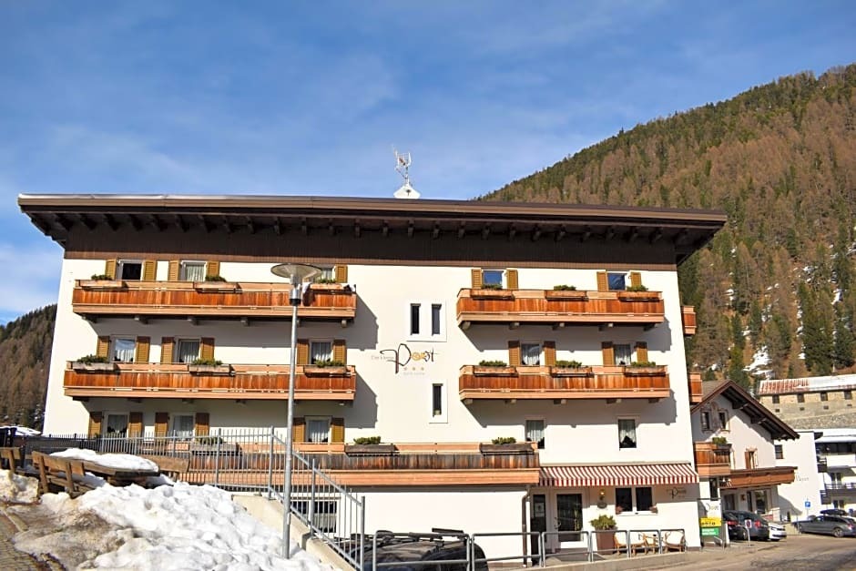 Alpin Garni die kleine Post in Stelvio, Italy