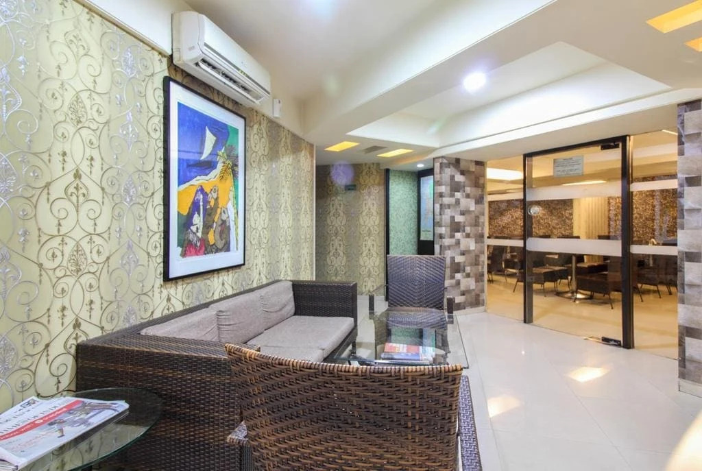 Oyo Premium Mumbai Intl Airport 3